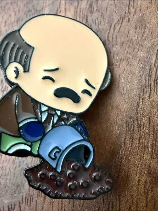 Jewelry - Kevin from The Office lapel pin